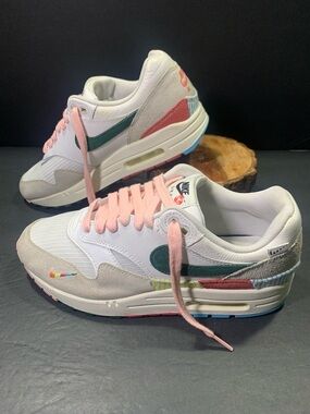 Nike Air Max 1 Women’s White Green Beige Pink Sneakers Shoe Size 9